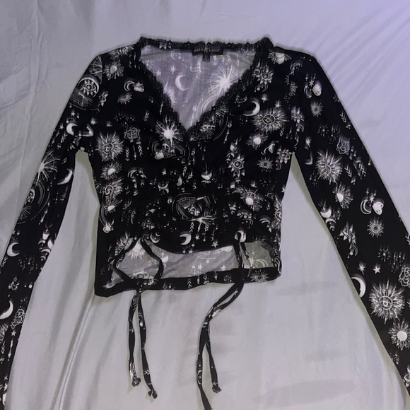 Black Moon and Star Long Sleeve - Picture 1 of 2